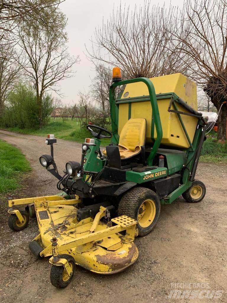 John Deere F 935 Mauriņa traktors