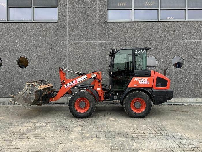 Kubota R065 Iekrāvēji uz riteņiem