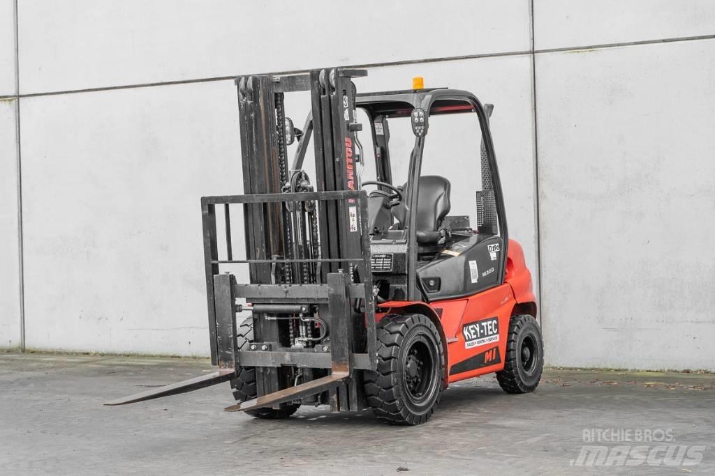 Manitou MI 30 D Tehnika ar dīzeļa dzinēju