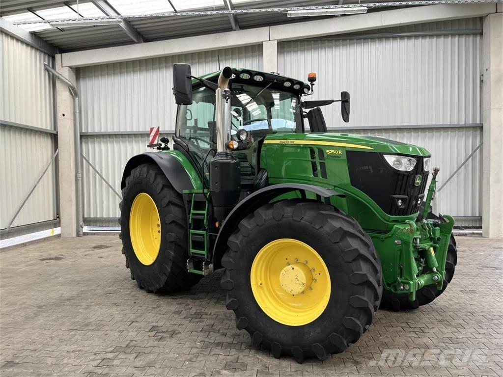 John Deere 6250R Traktori