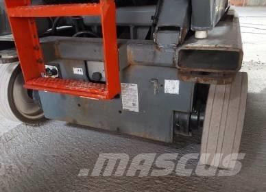 SkyJack SJ III 4726 Šķerveida pacēlāji