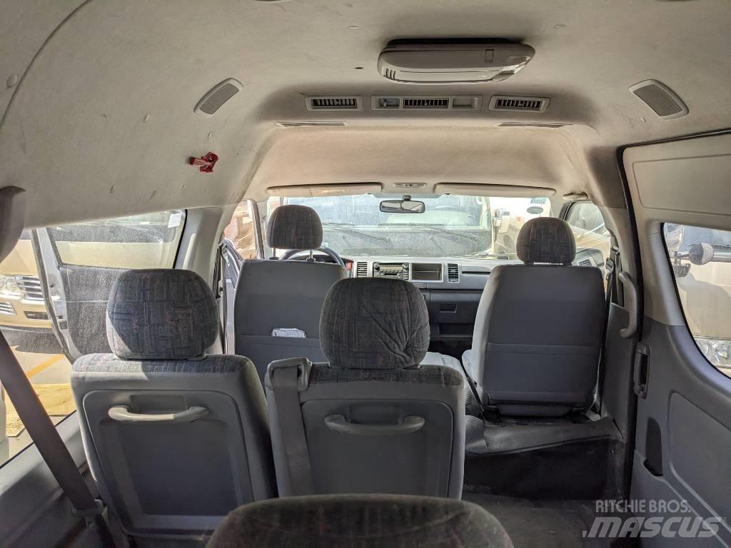 Toyota Hiace Starppilsētu autobusi