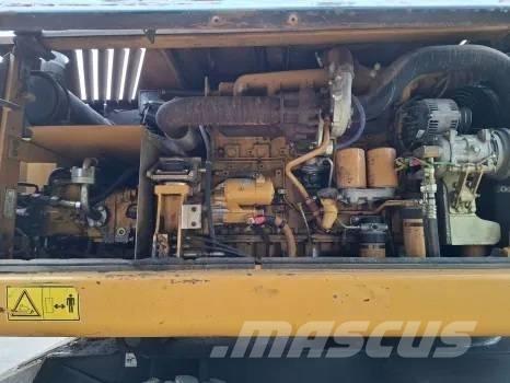CAT M 316 C Ekskavatori uz riteņiem