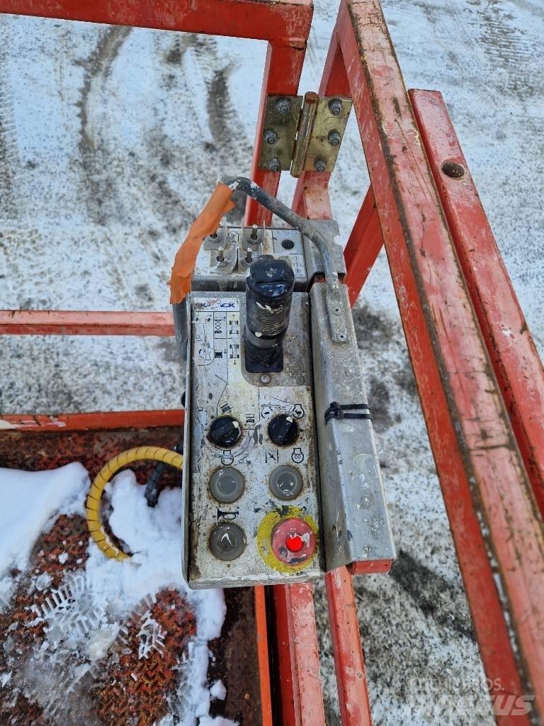 SkyJack SJ 6832 RT Šķerveida pacēlāji