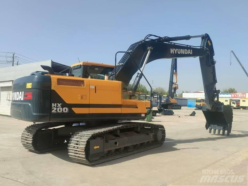 Hyundai HX 200 Kāpurķēžu ekskavatori