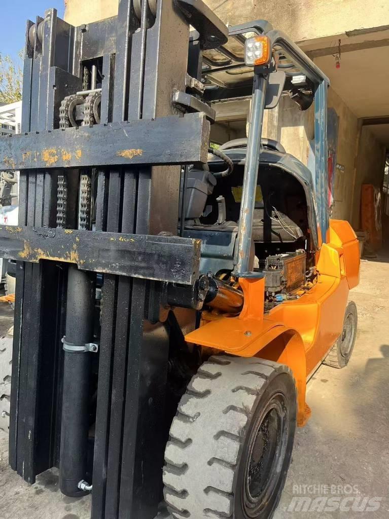 Toyota FD 50 Tehnika ar dīzeļa dzinēju