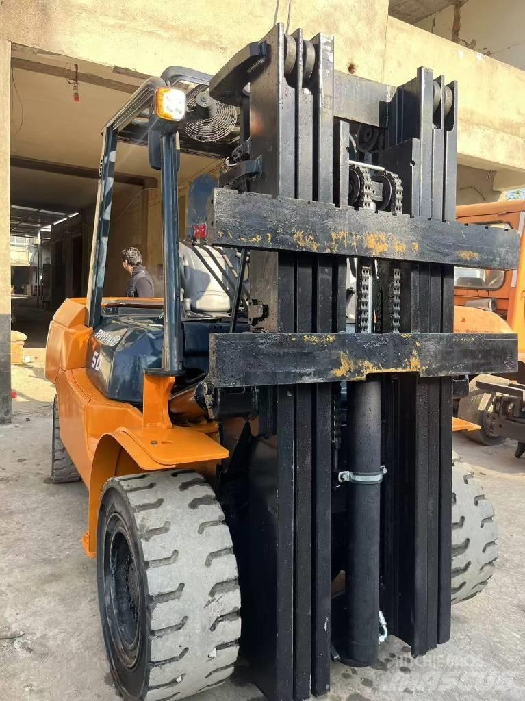 Toyota FD 50 Tehnika ar dīzeļa dzinēju