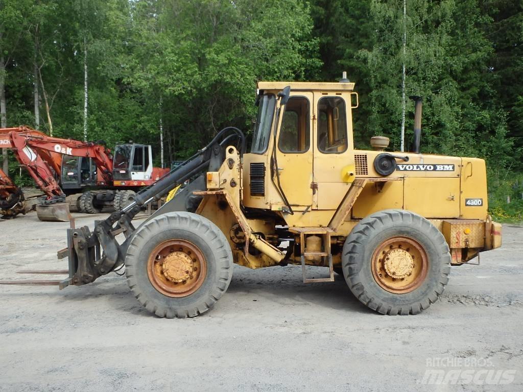 Volvo BM 4300 4x4 Iekrāvēji uz riteņiem