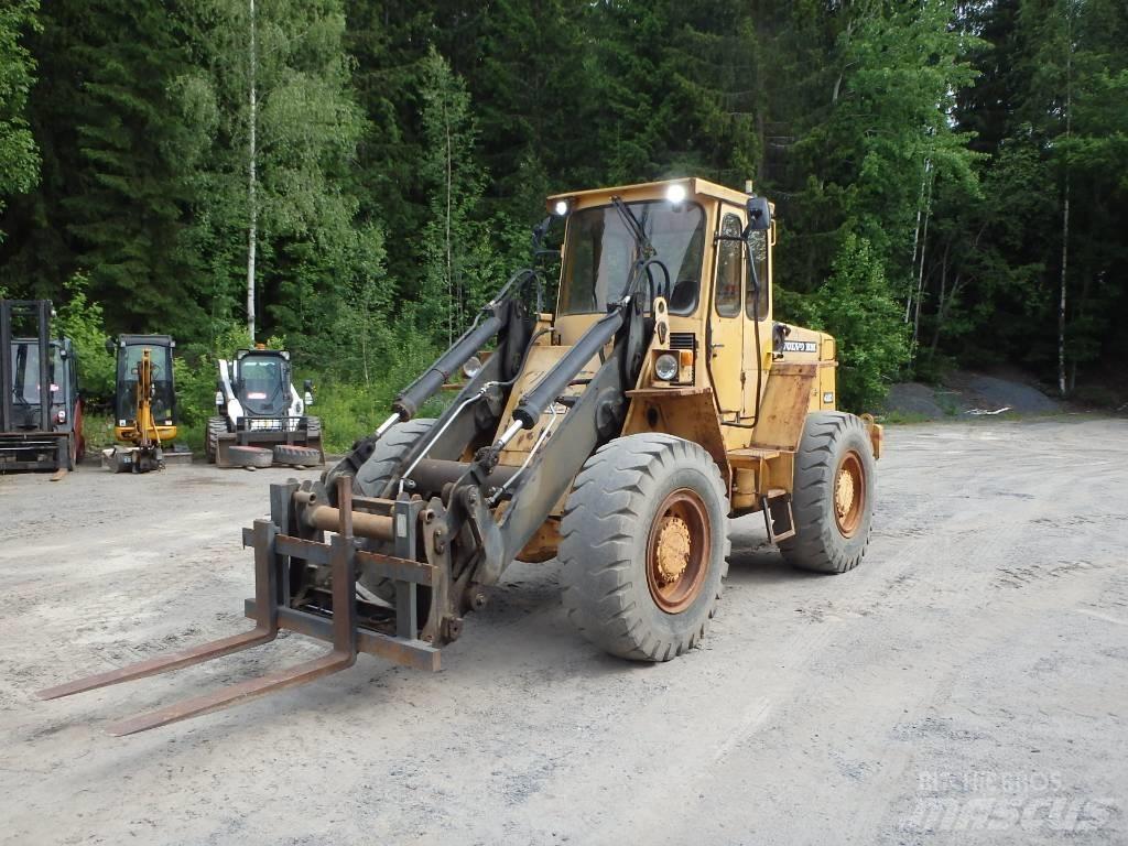 Volvo BM 4300 4x4 Iekrāvēji uz riteņiem