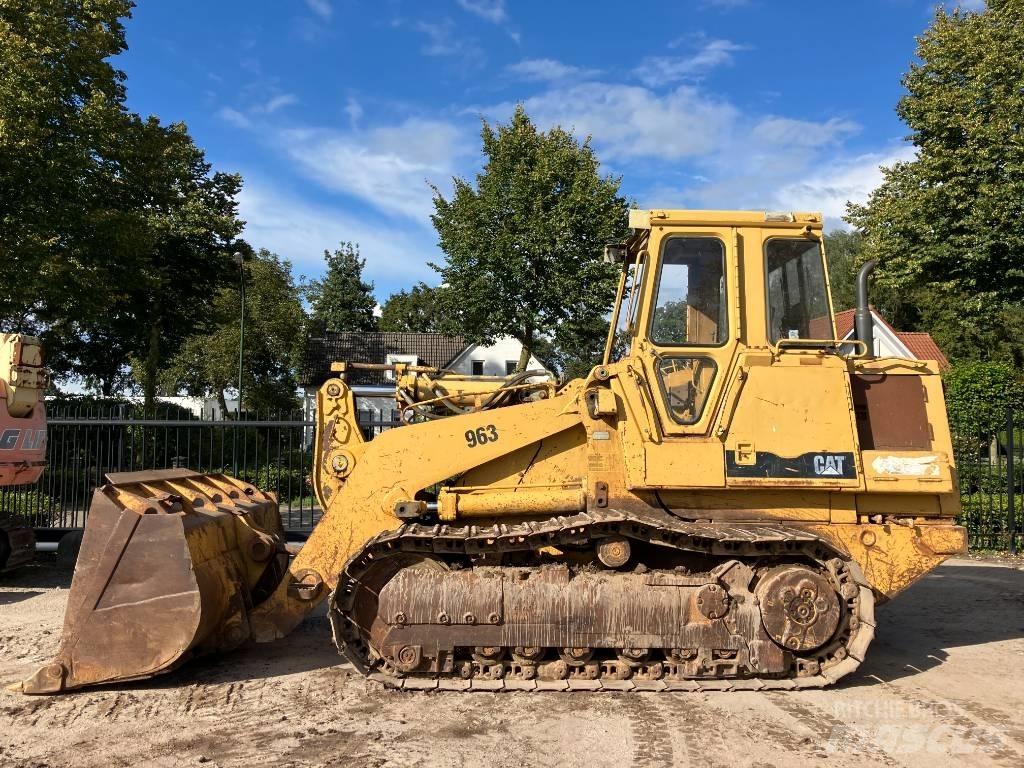 CAT 963 Kāpurķēžu iekrāvēji