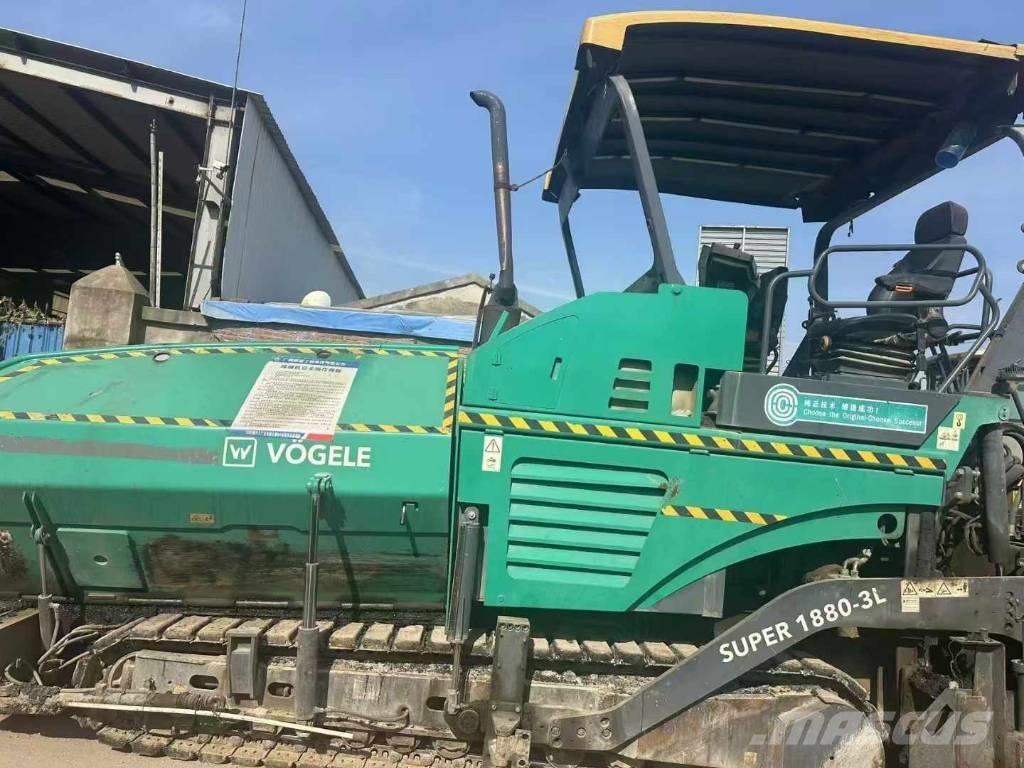 Vögele 1880-2l Asfalta klājēji