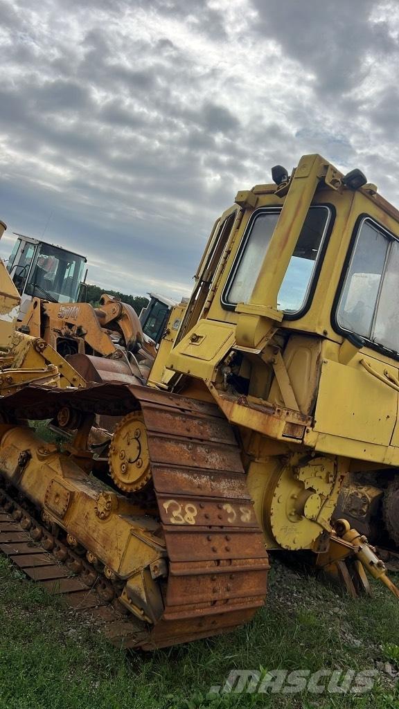 CAT D 4 H Šasija un piekare
