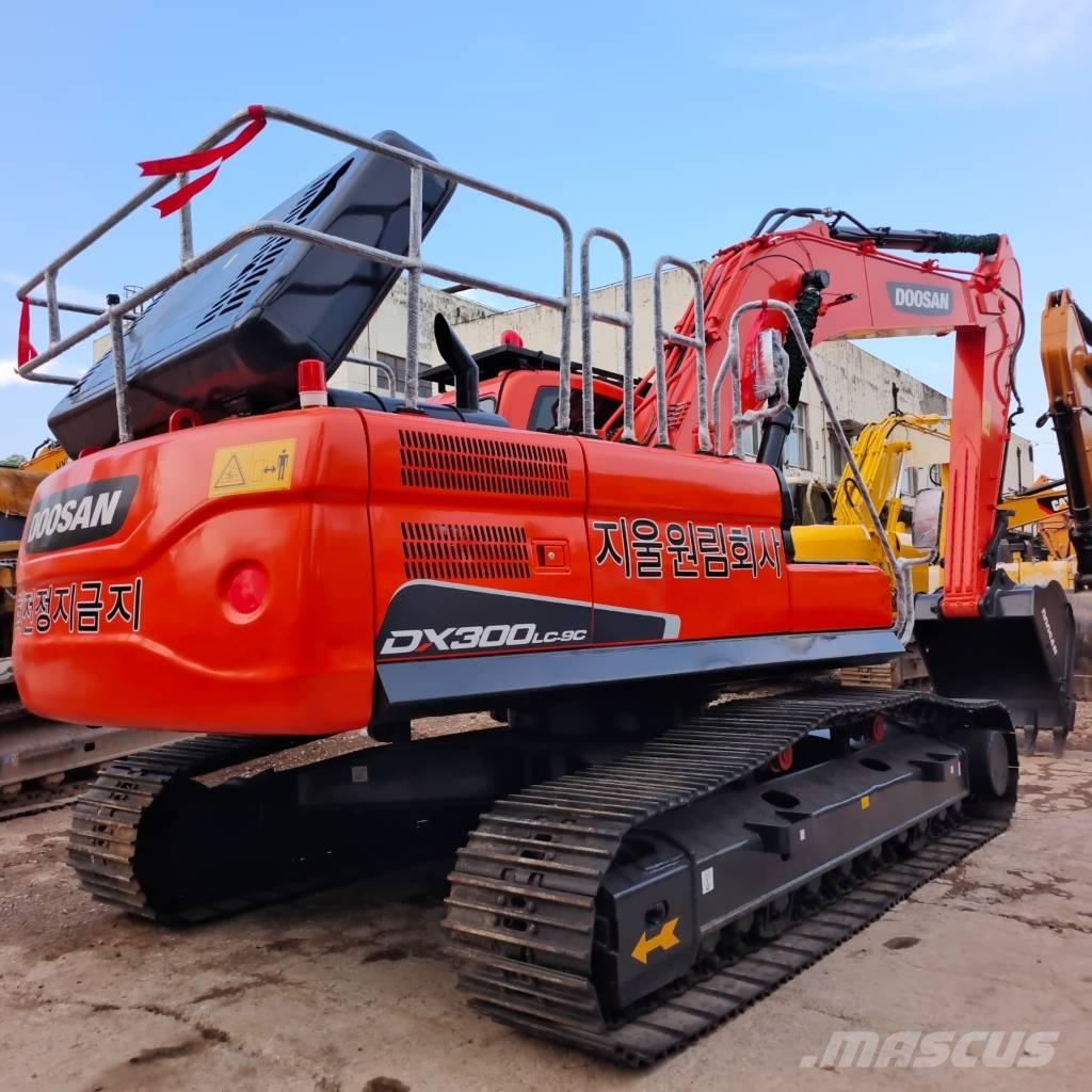 Doosan DX 300 LC-9S Kāpurķēžu ekskavatori