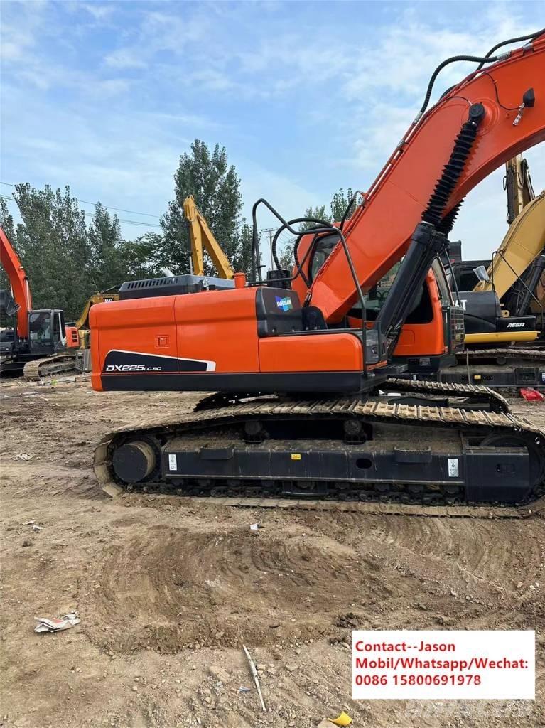 Doosan DX 225 LCA Kāpurķēžu ekskavatori