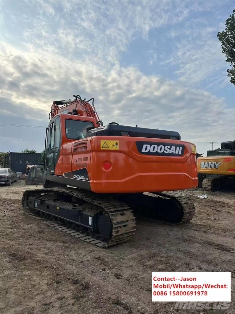 Doosan DX 225 LCA Kāpurķēžu ekskavatori