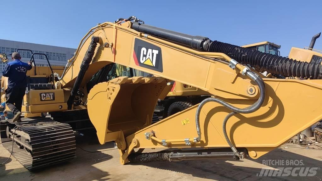 CAT 2018 CAT 320 Ekskavatori uz riteņiem