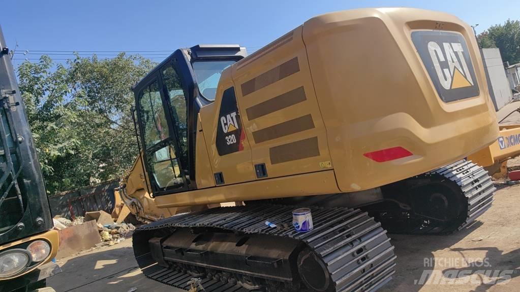 CAT 2018 CAT 320 Ekskavatori uz riteņiem