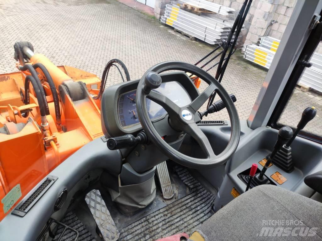 Fiat-Hitachi W90 Iekrāvēji uz riteņiem