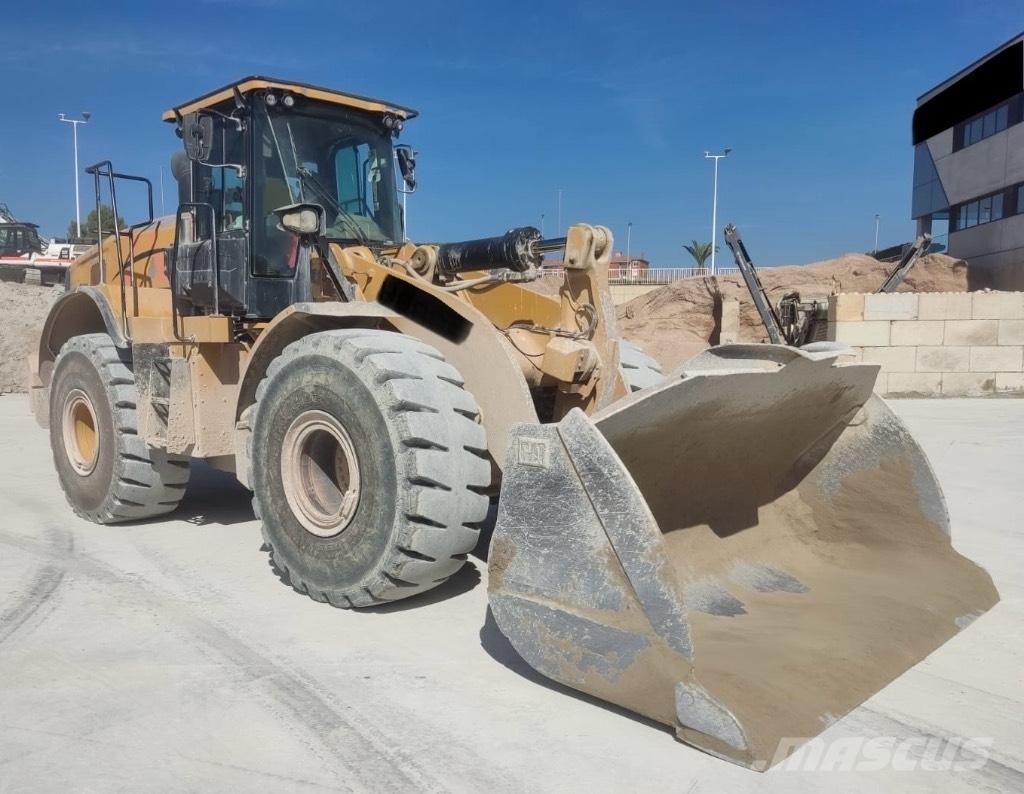 CAT 966 M Iekrāvēji uz riteņiem