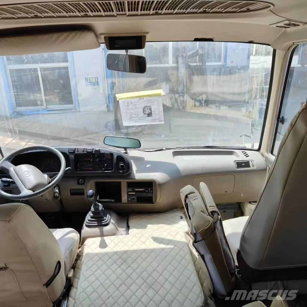 Toyota Coaster Bus Mikroautobusi