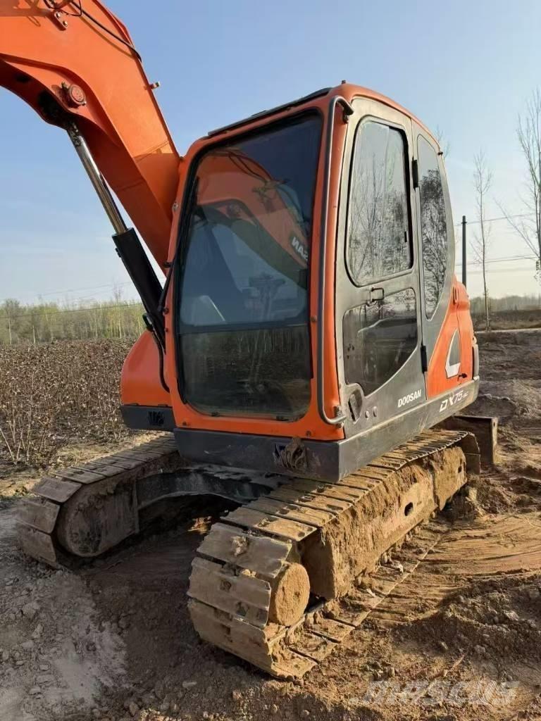 Doosan DX 75-9 C Kāpurķēžu ekskavatori