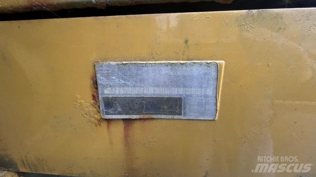 CAT 324 D L Kāpurķēžu ekskavatori