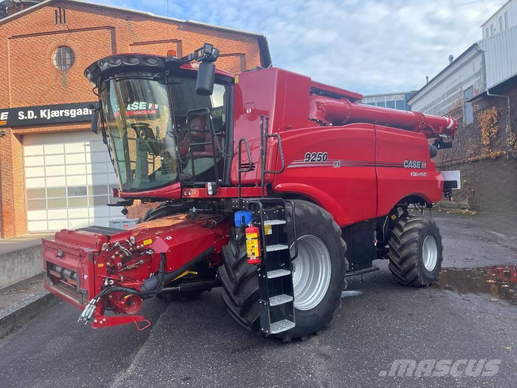 Case IH 9250 Ražas novākšanas kombaini