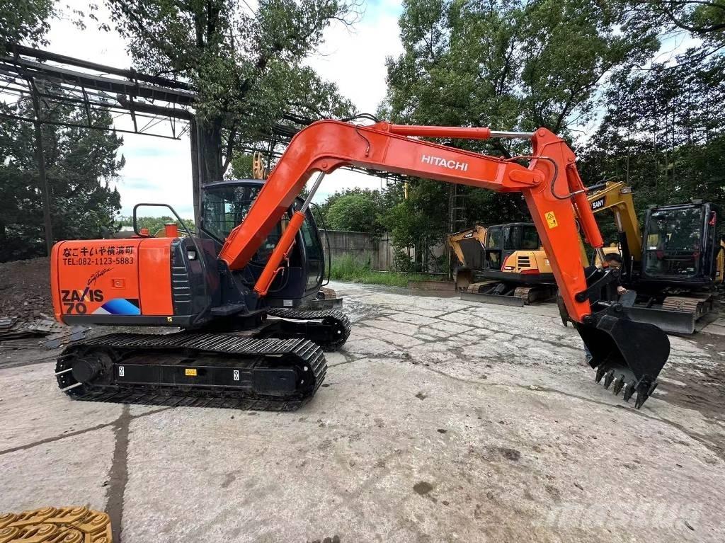 Hitachi 70 Kāpurķēžu ekskavatori