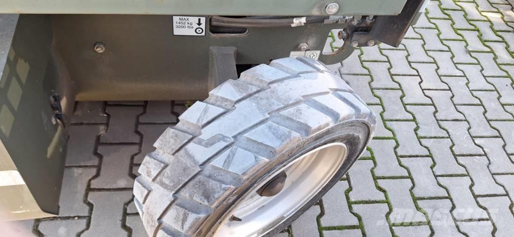 JLG M 3369 Šķerveida pacēlāji