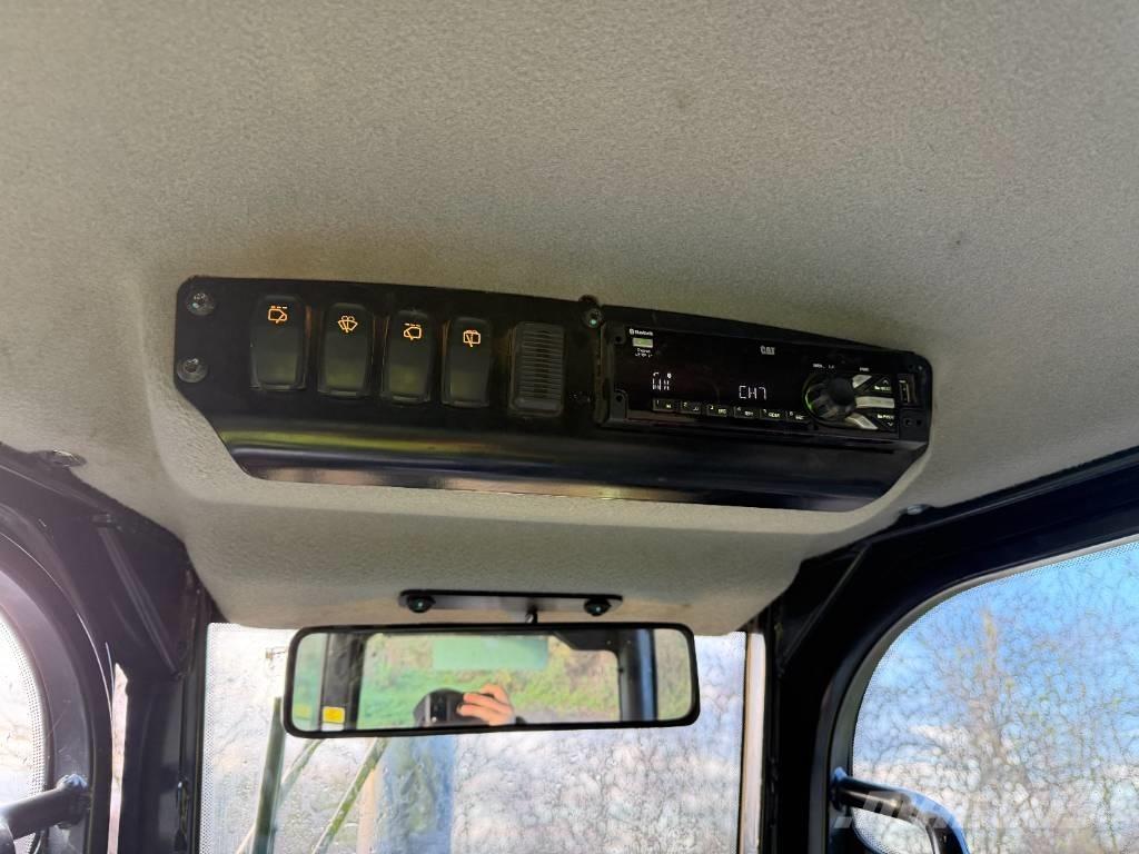 CAT D 4 K 2 LGP Kāpurķēžu buldozeri