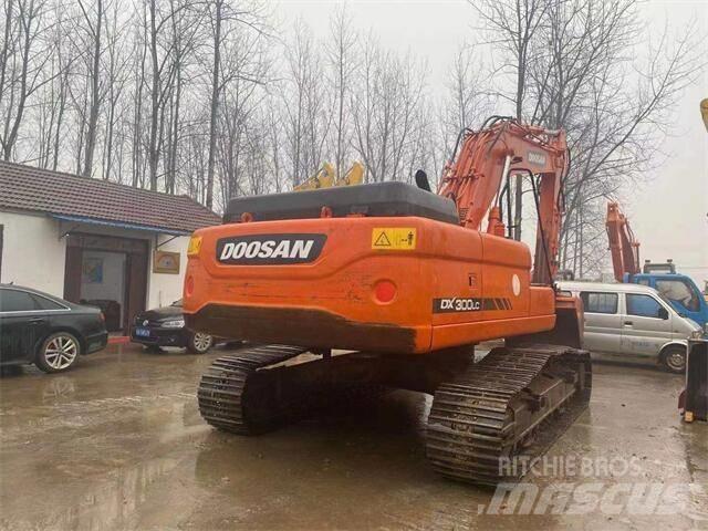 Doosan DX300LC Kāpurķēžu ekskavatori