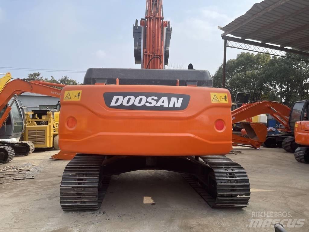Doosan DX 300 LC Kāpurķēžu ekskavatori