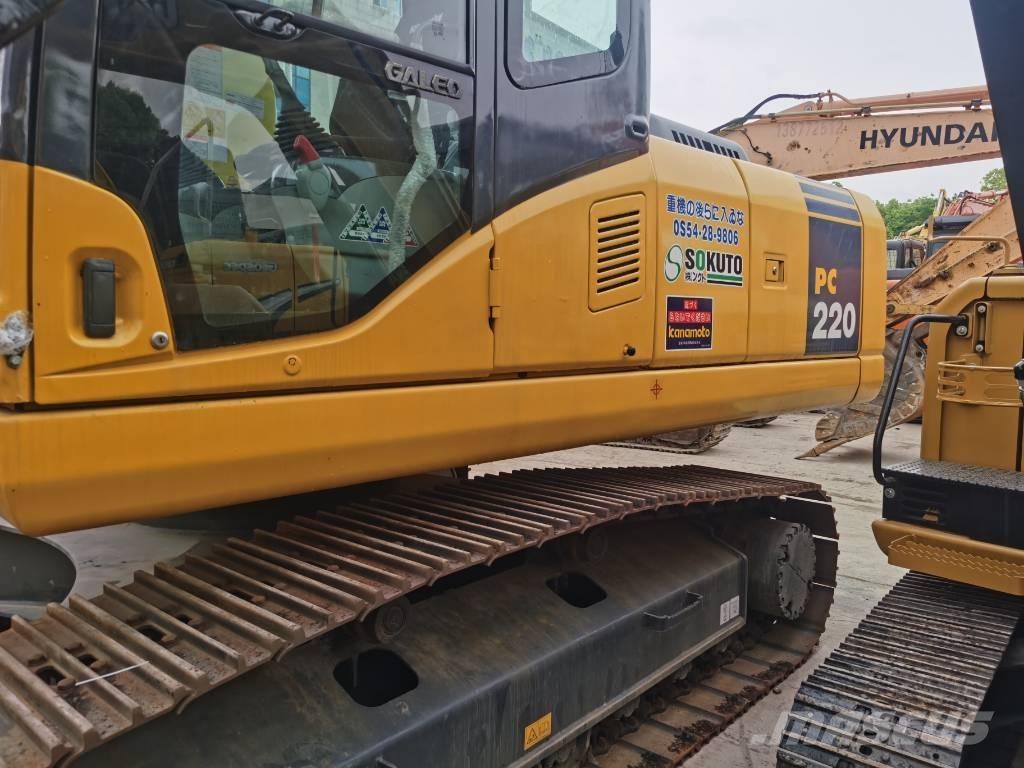 Komatsu PC220-7 Kāpurķēžu ekskavatori