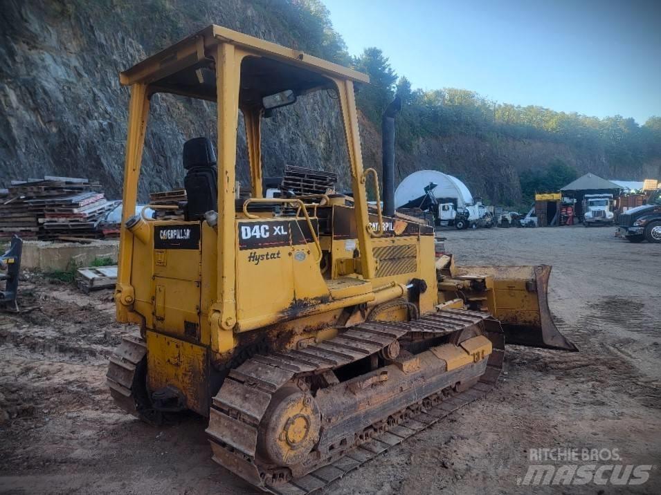 CAT D 4 C XL HST Kāpurķēžu buldozeri