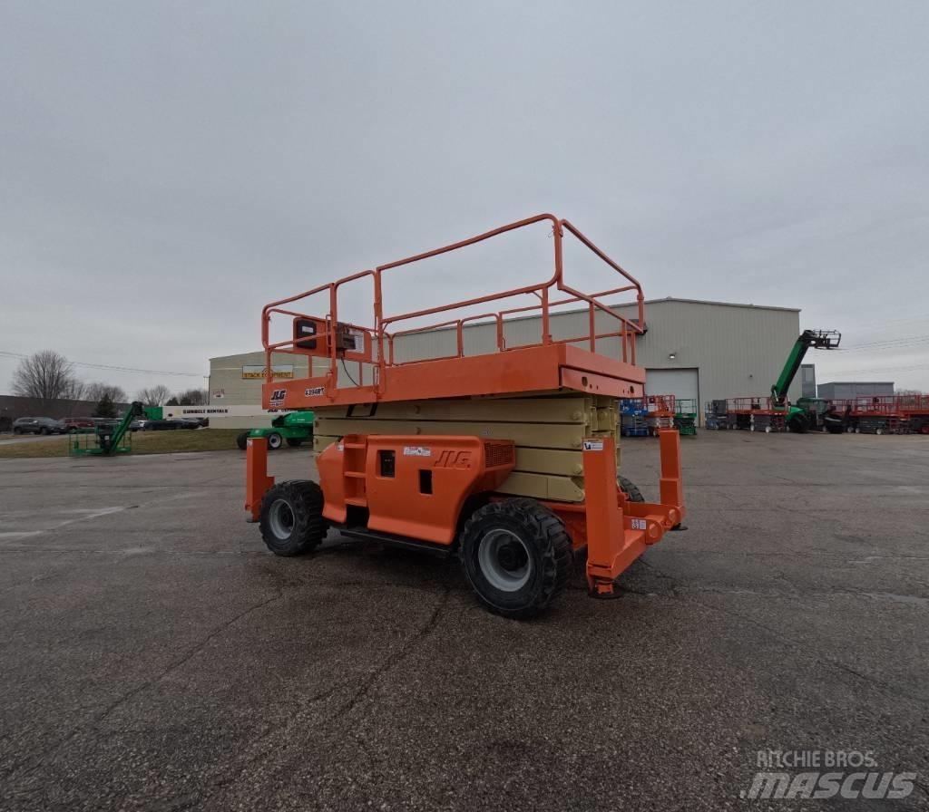 JLG 4394 RT Šķerveida pacēlāji