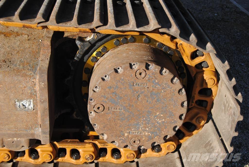 Kobelco SK210LC-10E Kāpurķēžu ekskavatori