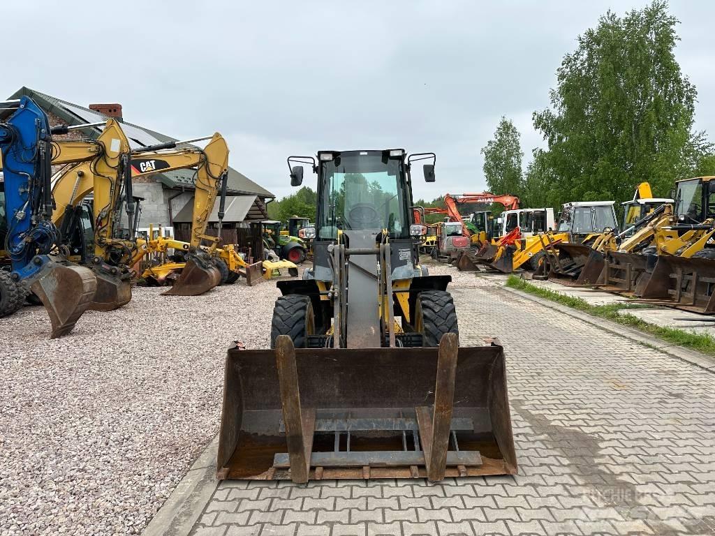 New Holland W 70 TC Iekrāvēji uz riteņiem