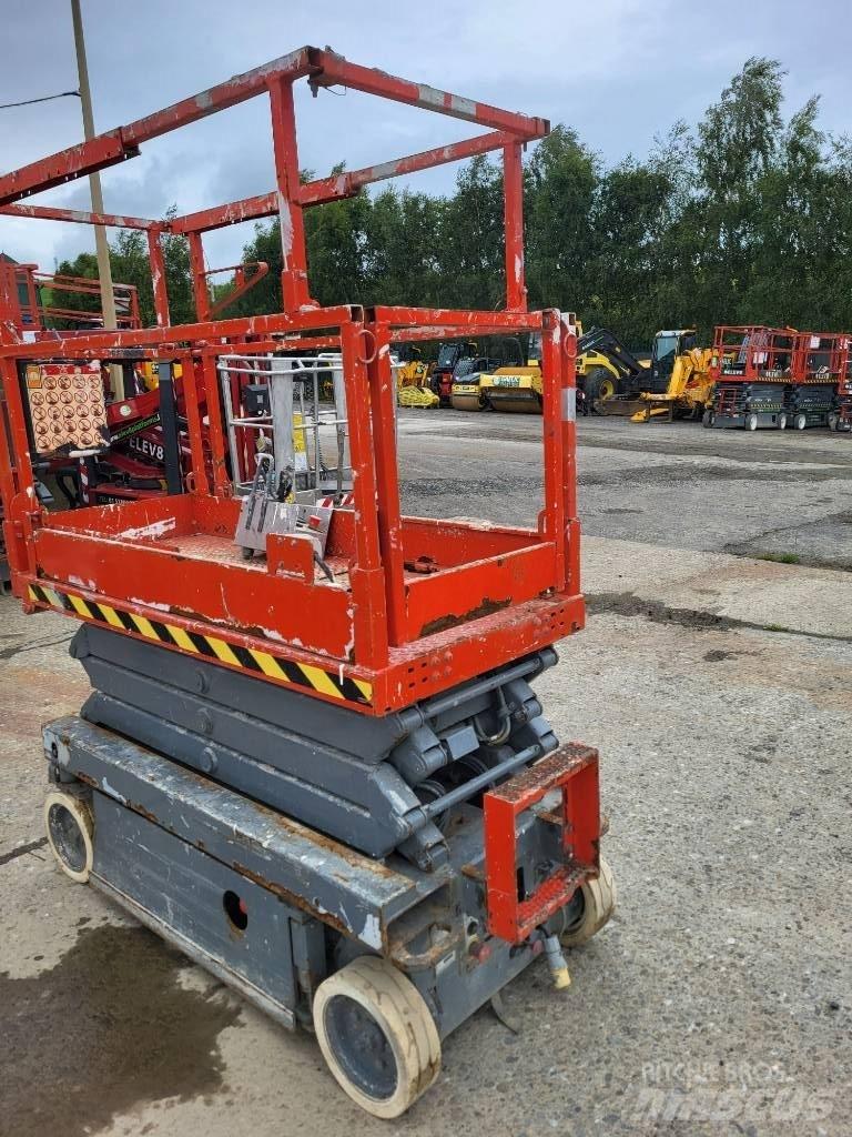 SkyJack 32/19 Šķerveida pacēlāji
