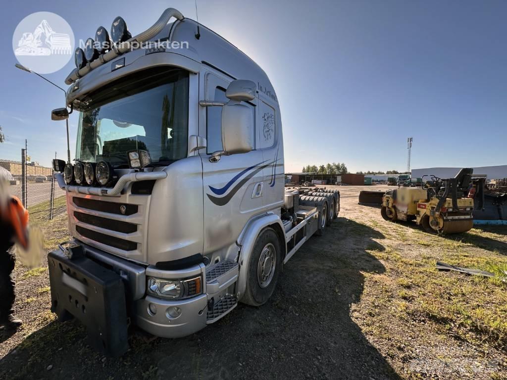 Scania G 490 Treileri ar āķi