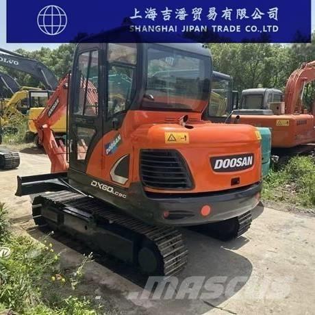 Doosan DX 60 Kāpurķēžu ekskavatori