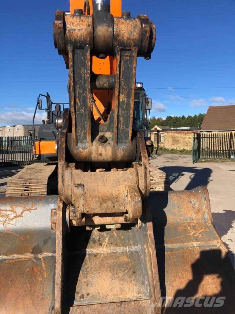 Doosan DX 300 LC Kāpurķēžu ekskavatori