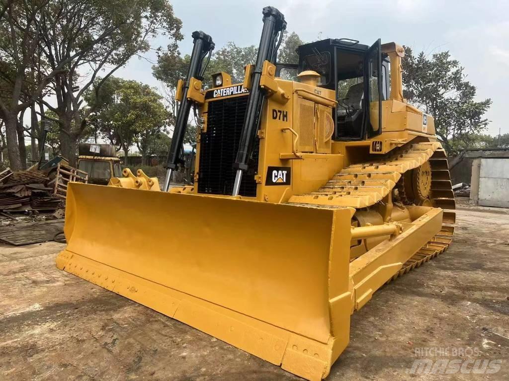 CAT D7H Kāpurķēžu buldozeri