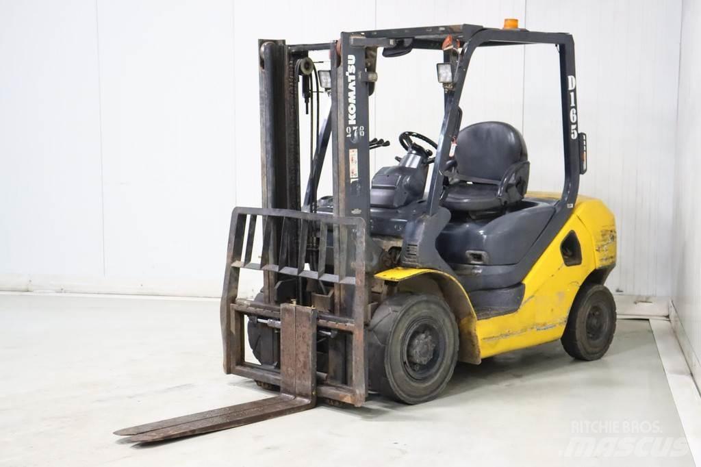 Komatsu FD25T-16 Tehnika ar dīzeļa dzinēju