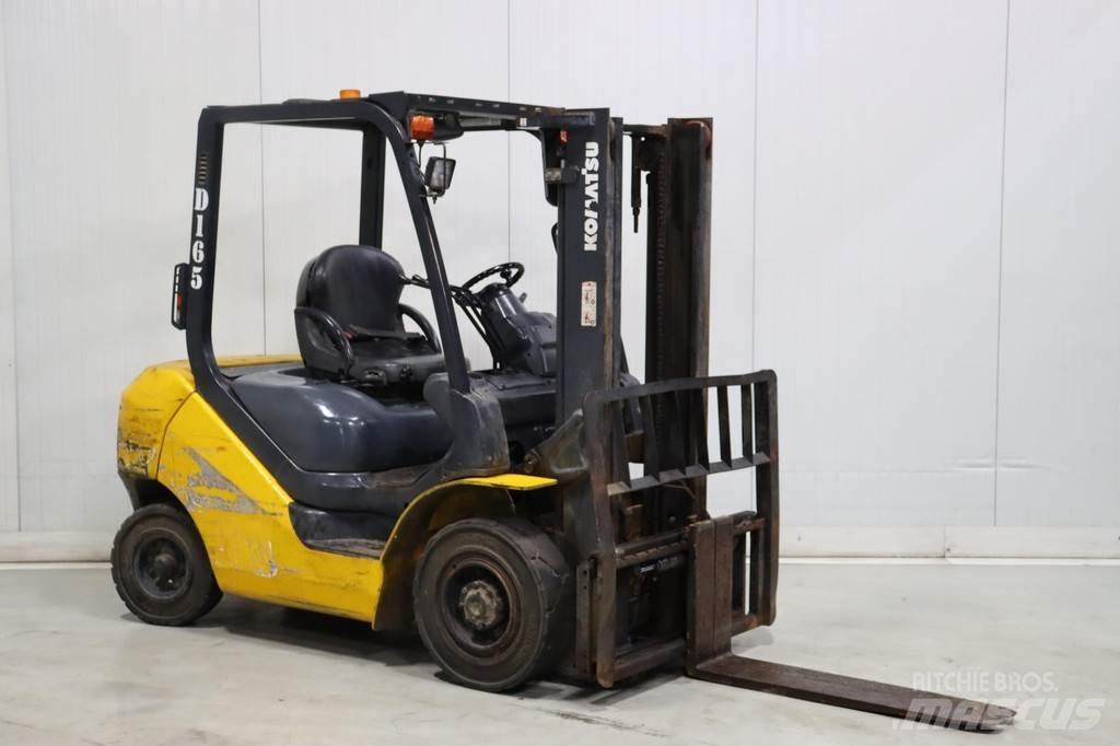 Komatsu FD25T-16 Tehnika ar dīzeļa dzinēju