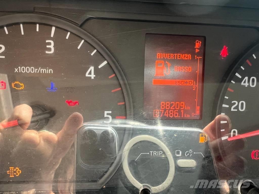 Palfinger P 200 A Pacēlāji uz automašīnas bāzes