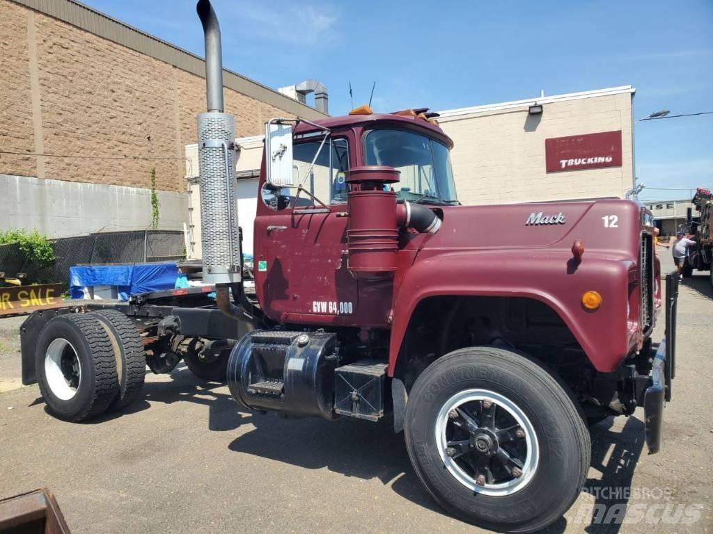 Mack RD 690 P Vilcēji