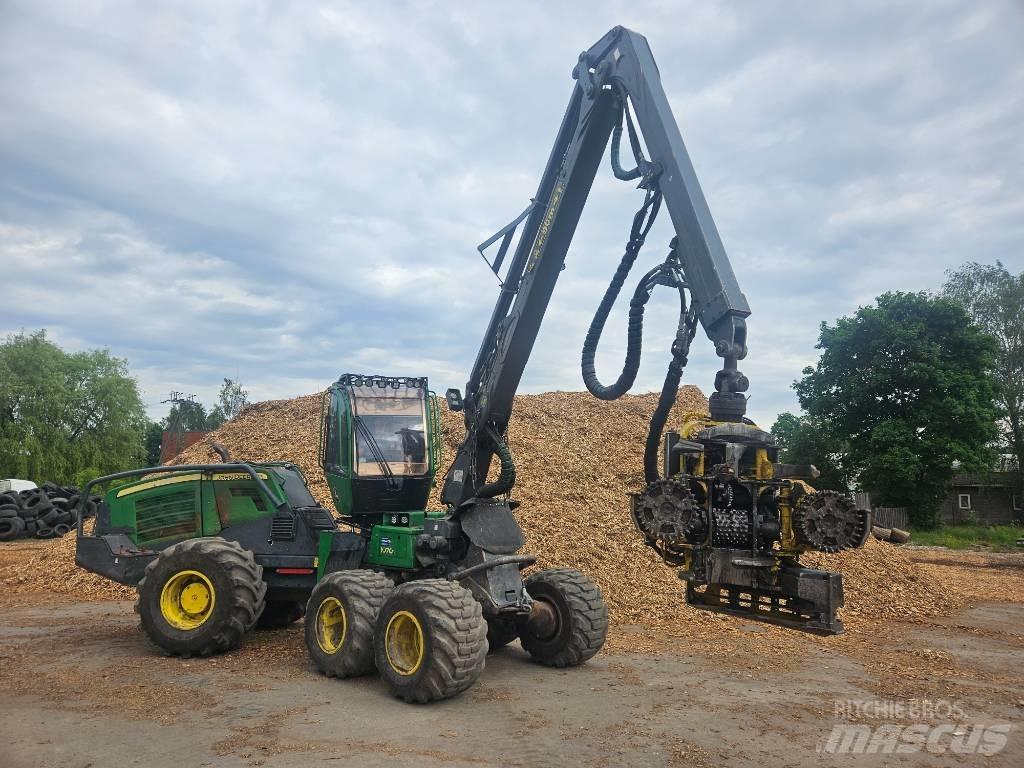 John Deere 1070 G Harvesteri