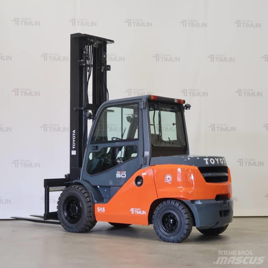 Toyota 40-8FD50N Tehnika ar dīzeļa dzinēju
