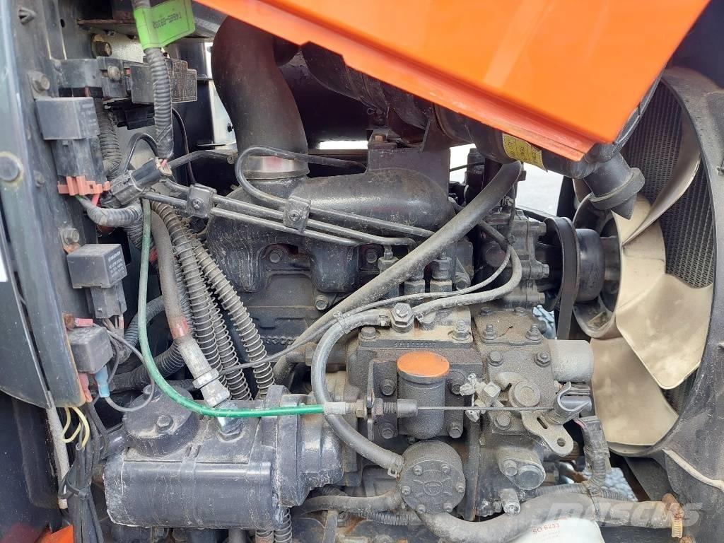 Kioti CK 2810 HST Kompaktie traktori