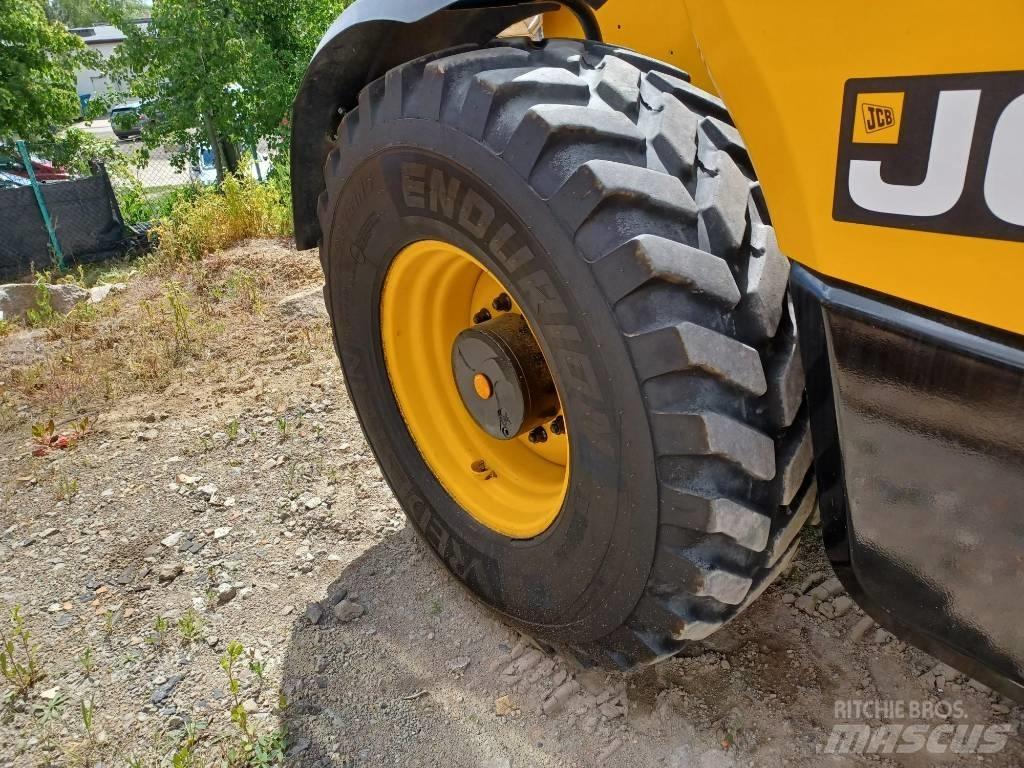 JCB 560-80 Agri Plus Teleskopiskie manipulatori